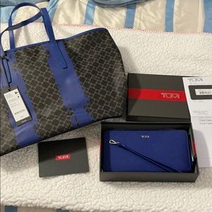 TUMI Tote Bag/Travel Bag & wallet/wristlet